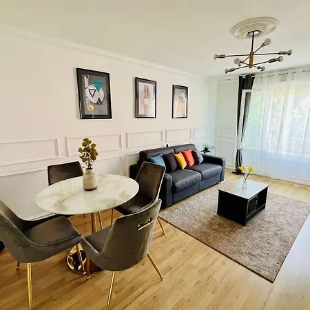 Apartment Chic Design Et Securise Avec Parking, Proche Paris I Cdg Le Bourget