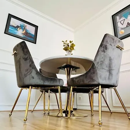 Chic Design Et Securise Avec Parking, Proche Paris I Cdg Le Bourget